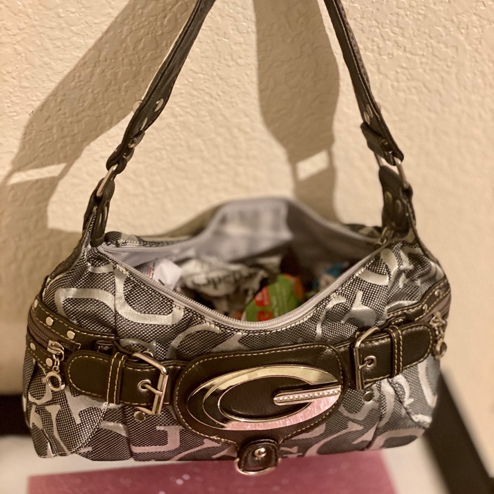 “GUESS” Small Hand Bag - Picture 12 of 15